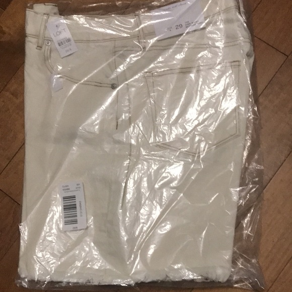 NWT LOFT The Frayed High Waist Boyfriend Short In White - Picture 4 of 7